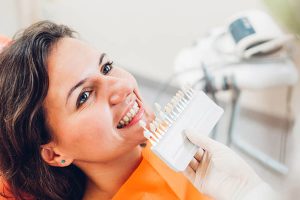 انتخاب دندانپزشک زیبایی لمینت